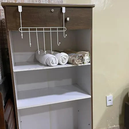 Hospedagem Deoli - Suites Cozinha Compacta Cabo Frio Quarto foto